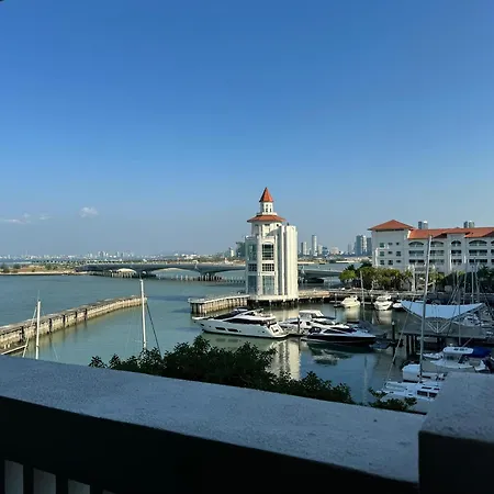 2Beds Seaview Waterfront Straits Quay W/Free Carpark And Bathub Apartment Tanjung Tokong Exterior photo