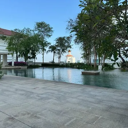 2Beds Seaview Waterfront Straits Quay W/Free Carpark And Bathub Apartment Tanjung Tokong Exterior photo