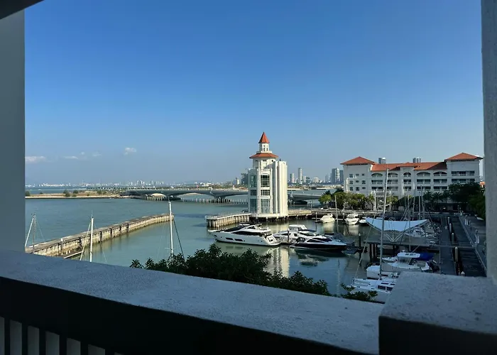 2Beds Seaview Waterfront Straits Quay W/Free Carpark And Bathub