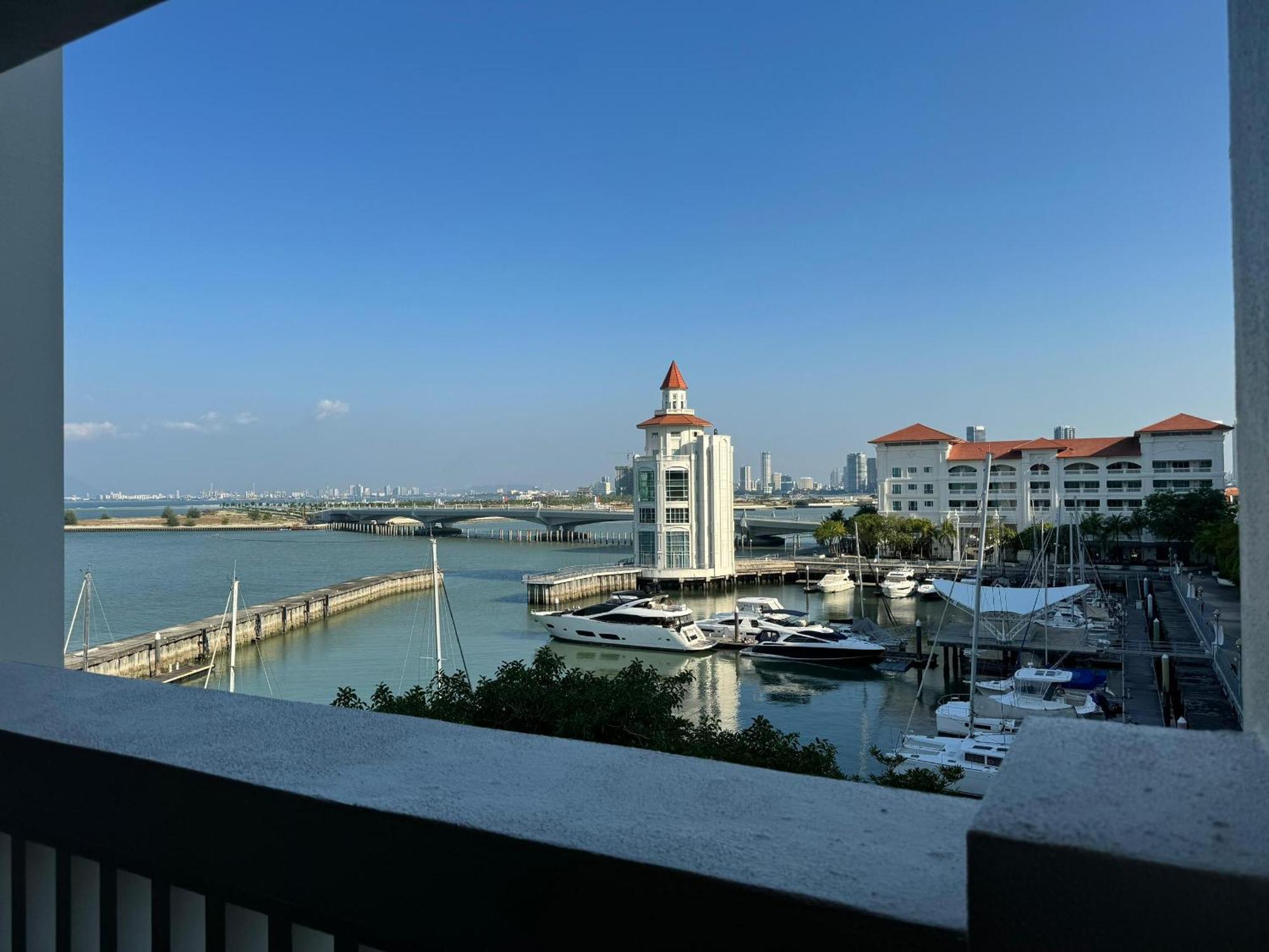 2beds Seaview Waterfront Straits Quay W/free Carpark And Bathub *
