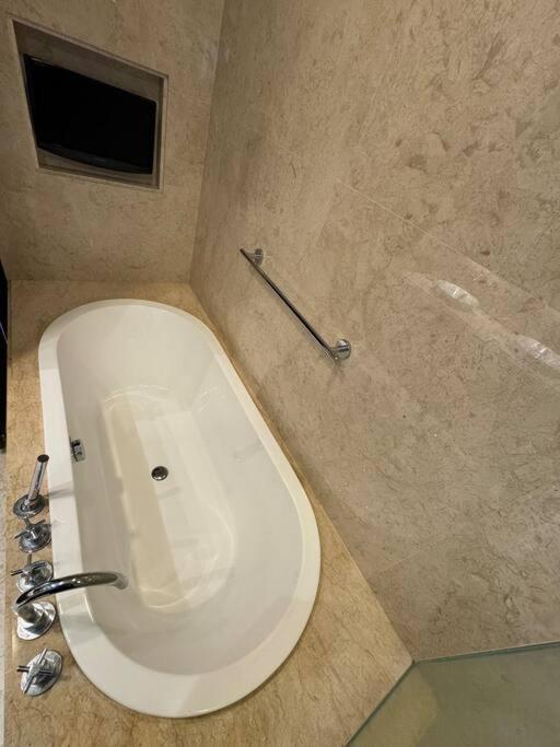 2beds Seaview Waterfront Straits Quay W/free Carpark And Bathub *