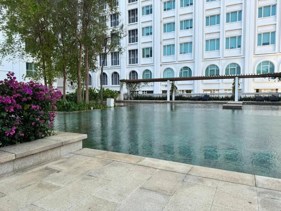 Apartment 2beds Seaview Waterfront Straits Quay W/free Carpark And Bathub Tanjung Tokong