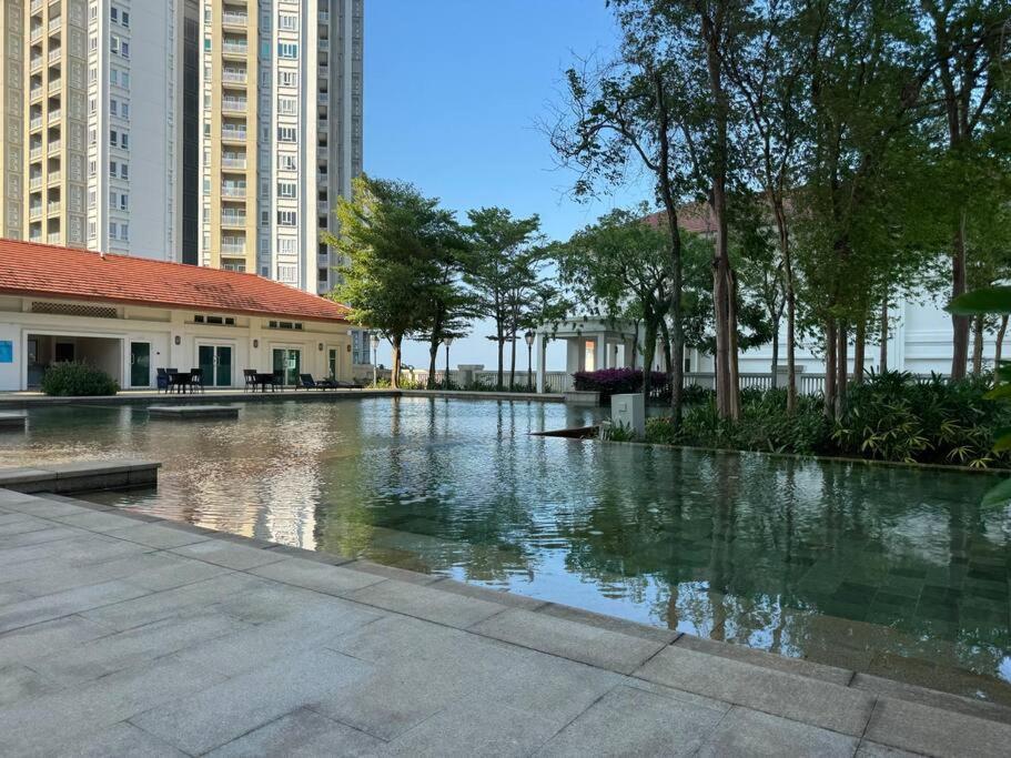 2beds Seaview Waterfront Straits Quay W/free Carpark And Bathub Tanjung Tokong